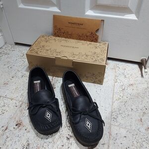 NWOT, Manitobah | Canoe Moccasin Grain Mukluks